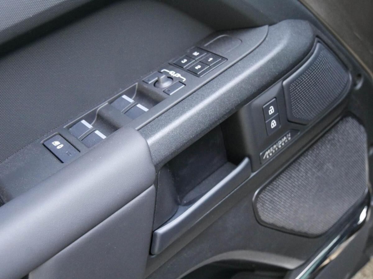 Land Rover Defender P635 AWD OCTA - verfügbar ab 01/2026 - 5 Jahre Garantie