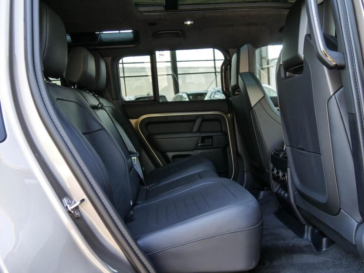 Land Rover Defender P635 AWD OCTA - verfügbar ab 01/2026 - 5 Jahre Garantie