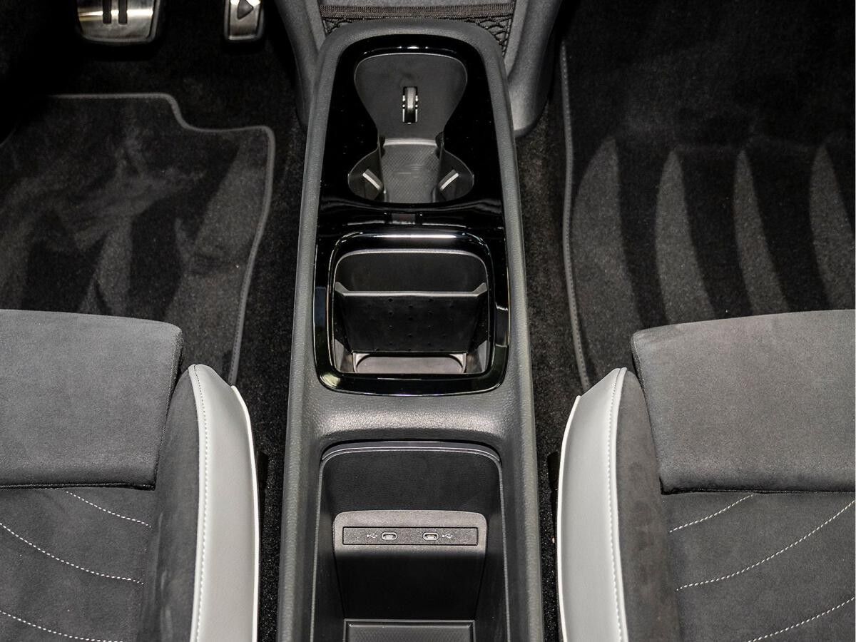 Volkswagen ID.3 Pro S Navi AHK Kamera P-Dach Standheizung Volkswagen ID.3 Pro S Navi AHK Kamera P-Dach Standheizung