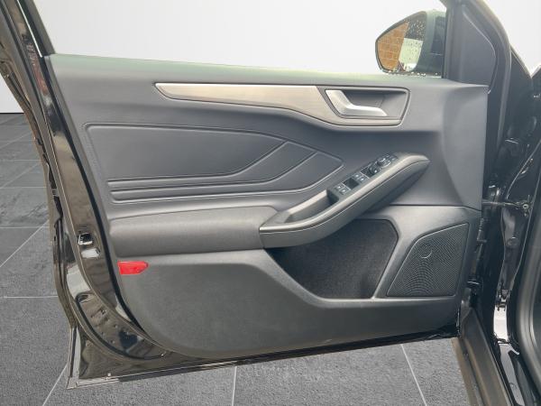 Ford Focus Titanium Edition ACC+LED+Navi+Pano+SD