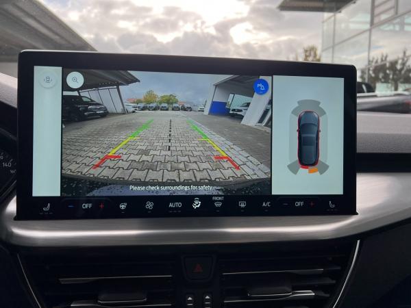 Ford Focus Titanium Edition ACC+LED+Navi+Pano+SD