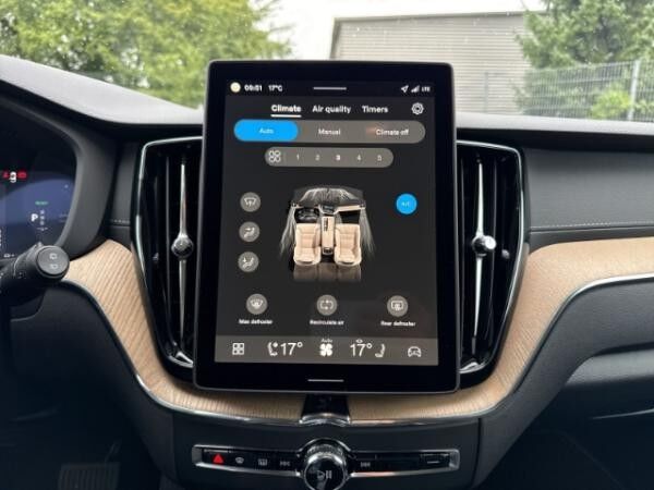 Volvo XC60 Ultra Dark, T8 AWD Plug-In Hybrid *sofort verfügbar!*