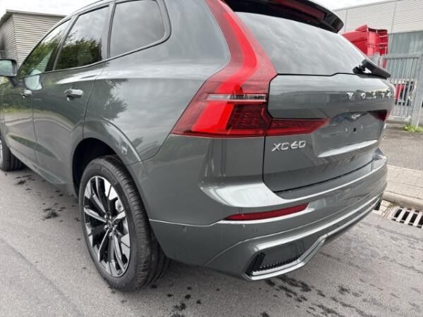 Volvo XC60 Ultra Dark, T8 AWD Plug-In Hybrid *sofort verfügbar!*