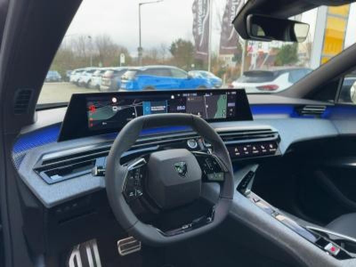 Peugeot 3008 GT Hybrid 145 - Kamera. Lenkradheizung, Navi