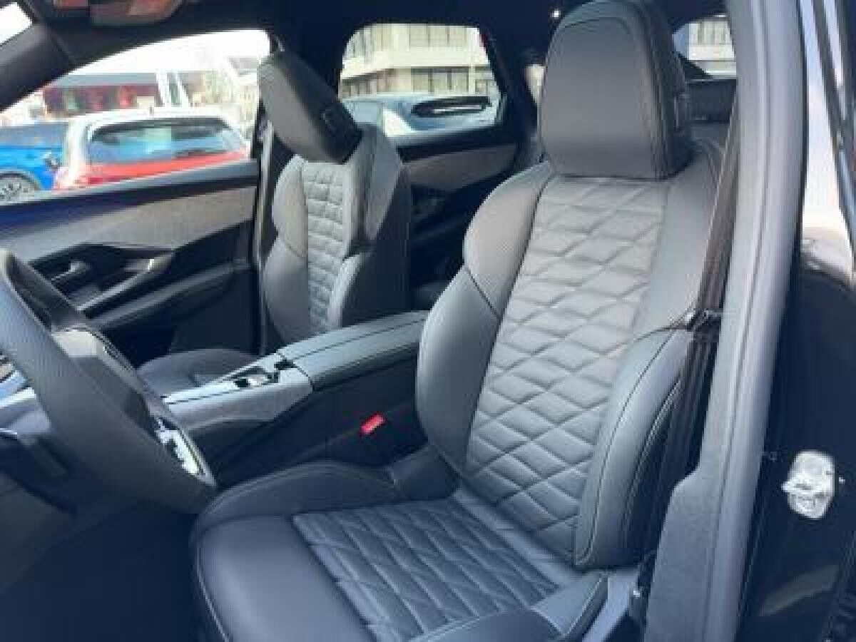 Peugeot 3008 Allure Business Hybrid 145 -Navigationssystem