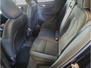 Volvo XC40 B3 Benzin Ultra Black Edition *sofort verfügbar!!*