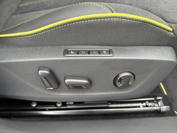 Skoda Elroq RS 84 kWh Batterie 250 kW*4x4*AHK*MAXX*Wärmepumpe*Gepäcktrennnetz