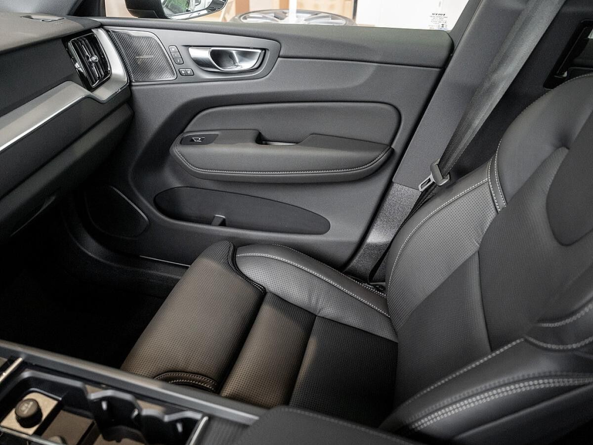 Volvo XC60 B5 AWD Plus Black Edition