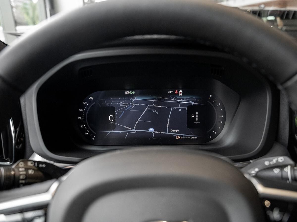 Volvo XC60 B5 AWD Plus Black Edition