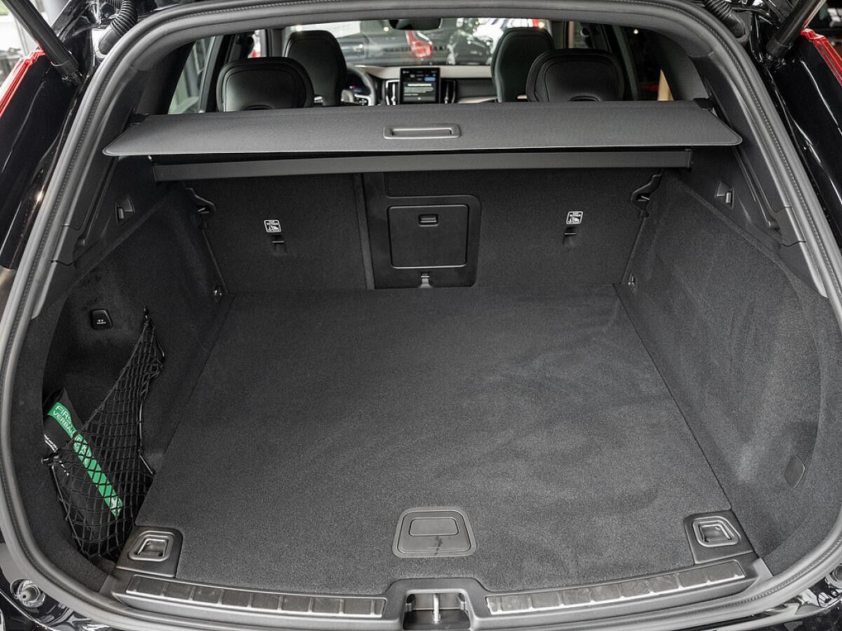 Volvo XC60 B5 AWD Plus Black Edition