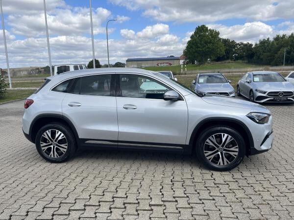 Mercedes-Benz GLA 200 GLA -Klasse (BM 247)