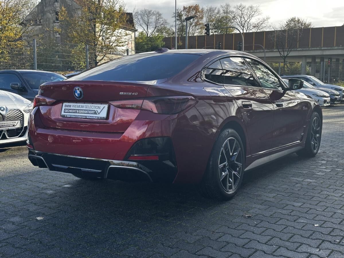 BMW i4 eDrive40 M Sport //Adapt.LED DrivingAssistant HUD