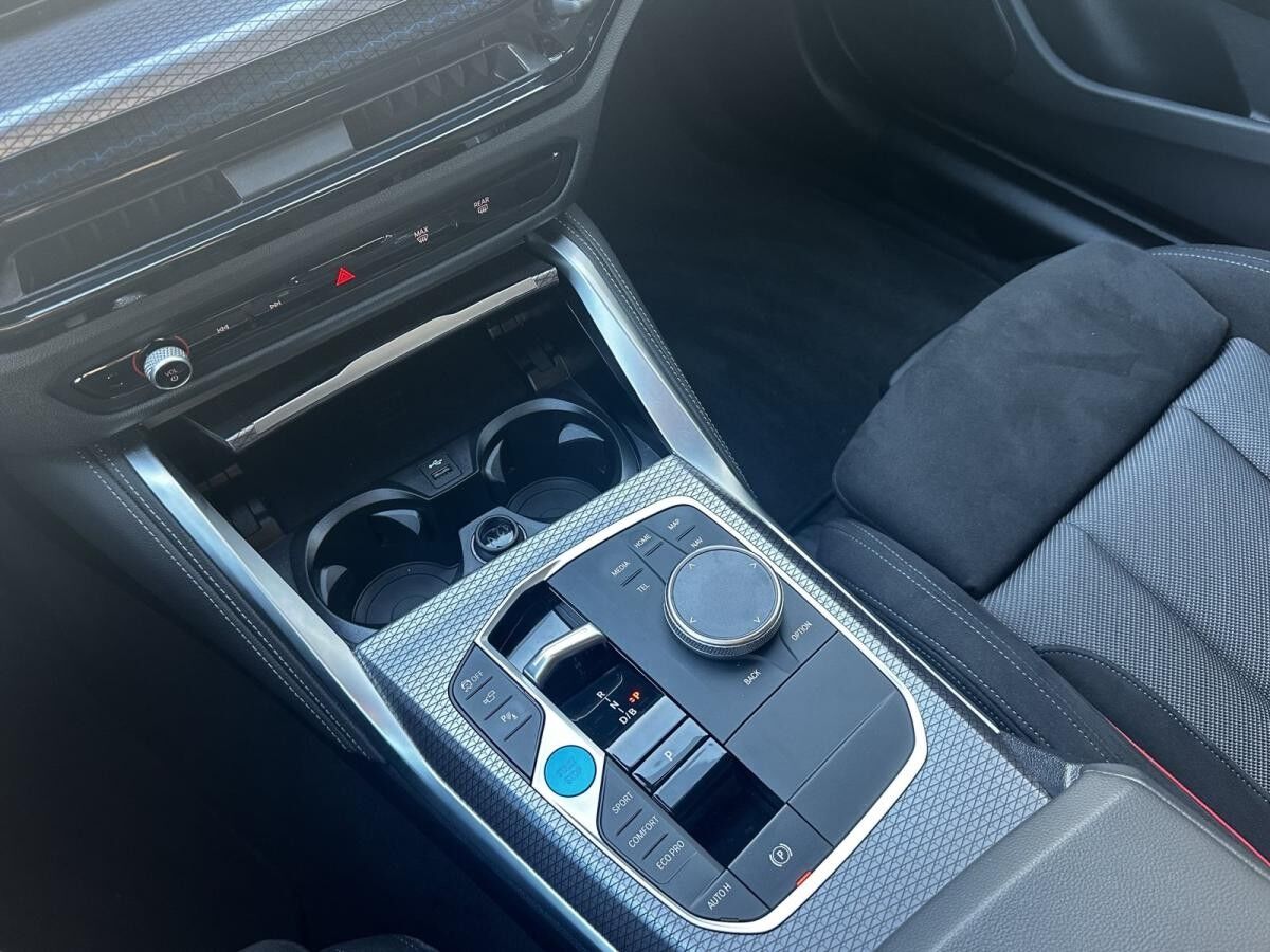 BMW i4 eDrive40 M Sport //Adapt.LED DrivingAssistant HUD