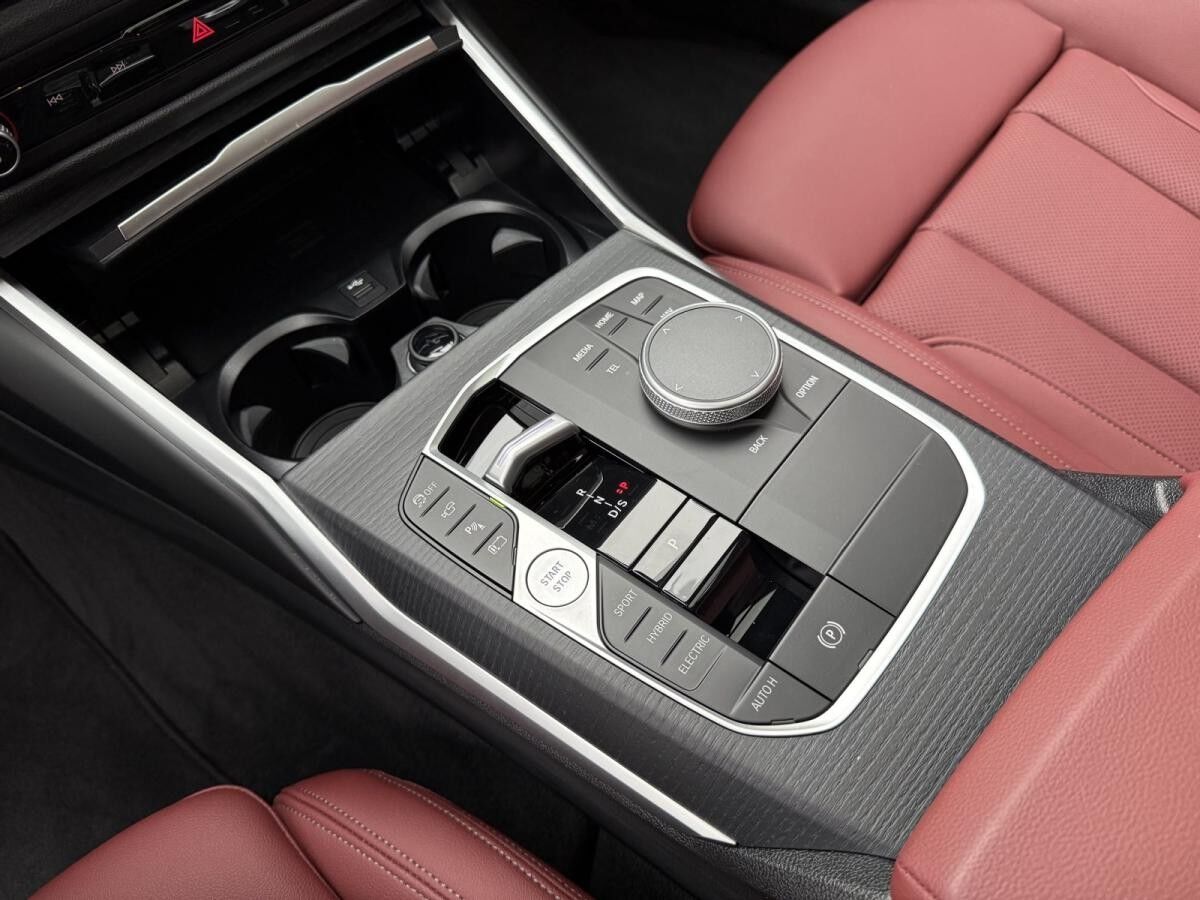 BMW 330 e Touring M Sport //Pano AHK FACELIFT!!!