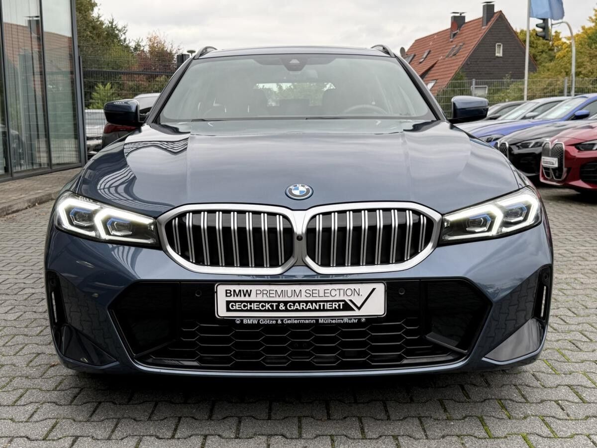 BMW 330 e Touring M Sport //Pano AHK FACELIFT!!!