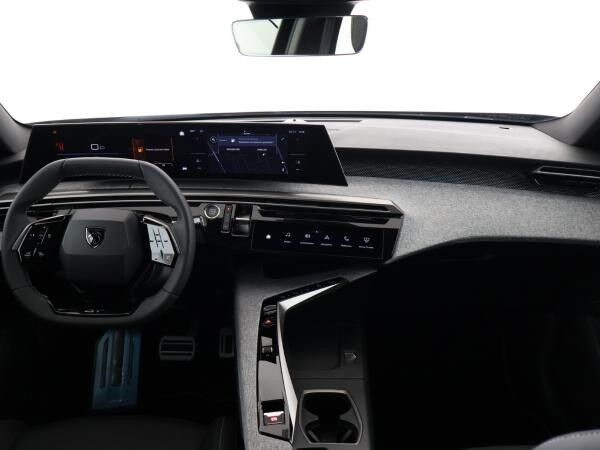 Peugeot 3008 GT HYBRID 145 e-DSC6 / Drive Assist/Ganzjahresr. / Winter Paket / sofort verfügbar