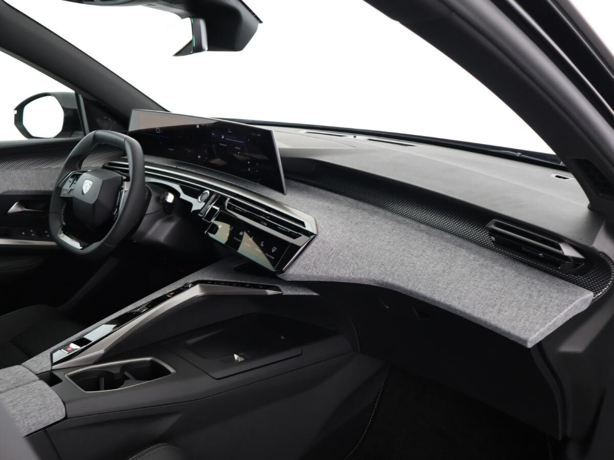 Peugeot 3008 GT HYBRID 145 e-DSC6 / Drive Assist/Ganzjahresr. / Winter Paket / sofort verfügbar