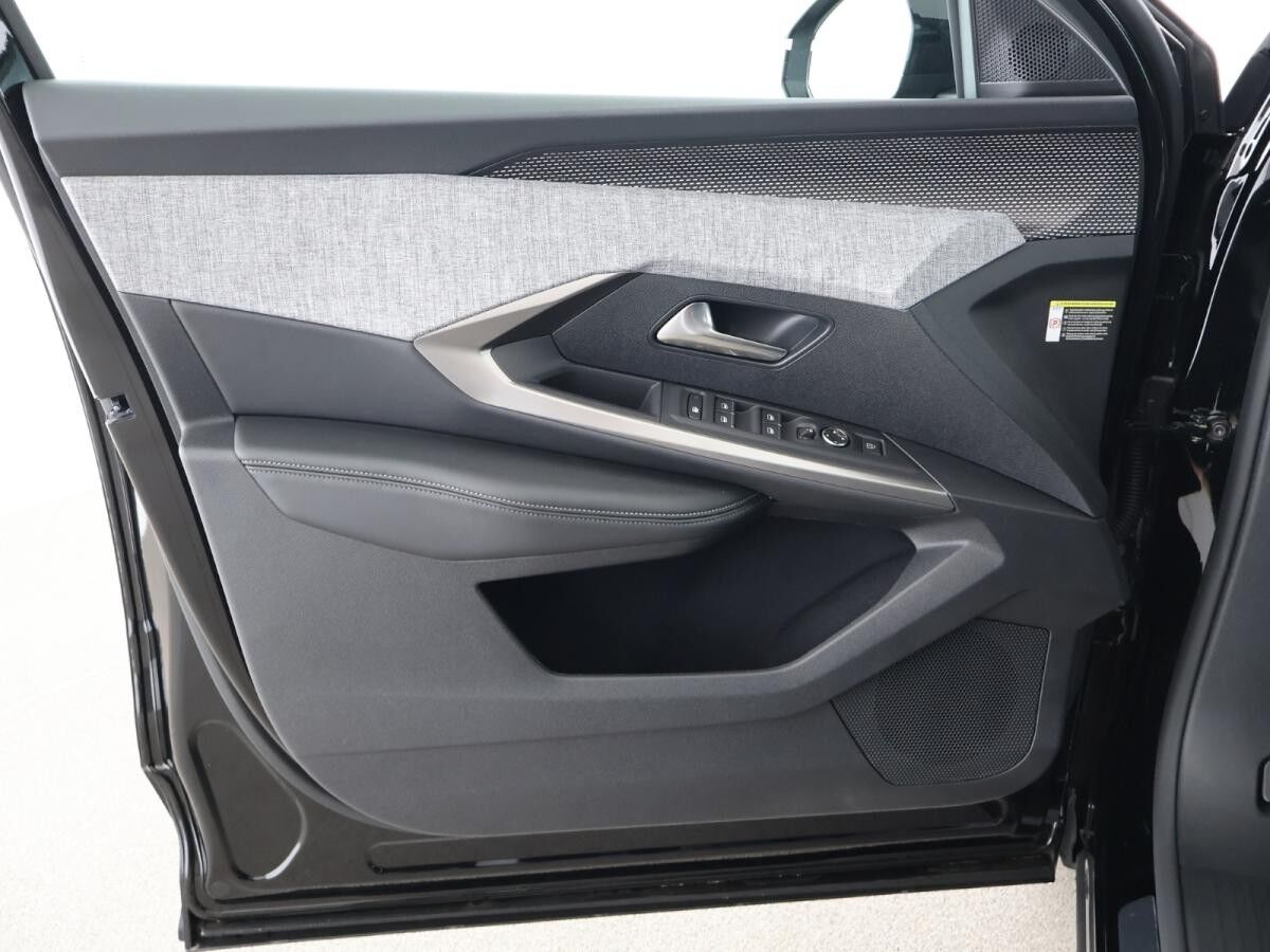 Peugeot 3008 GT HYBRID 145 e-DSC6 / Drive Assist/Ganzjahresr. / Winter Paket / sofort verfügbar