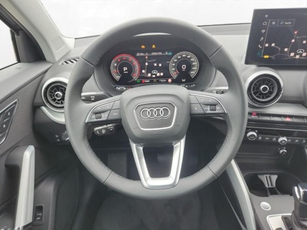 Audi Q2 35 TFSI S line AHK Matrix LM 18" Navi PDC+RFK