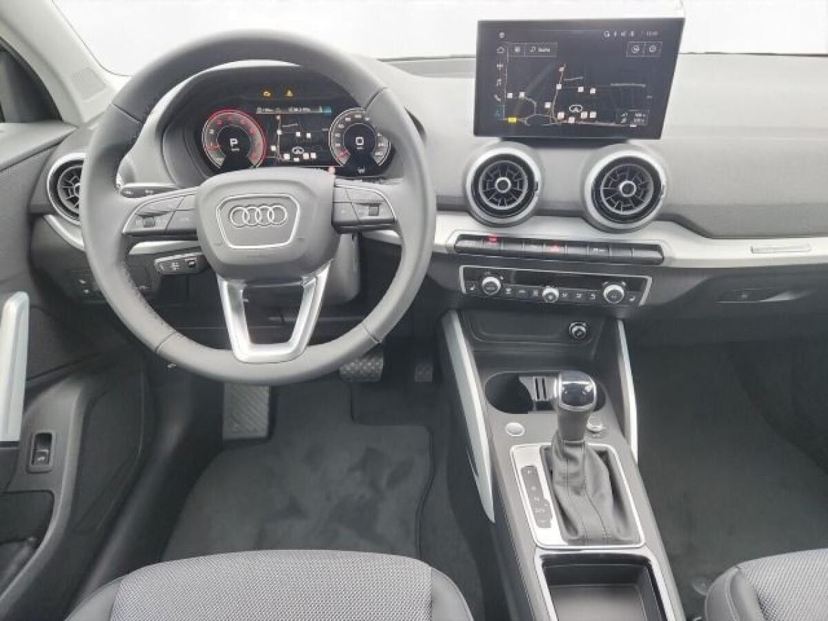 Audi Q2 35 TFSI S line AHK Matrix LM 18" Navi PDC+RFK