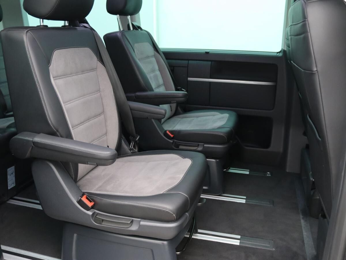 Volkswagen T6.1 Multivan Generation Six / Navi, LED, AHK