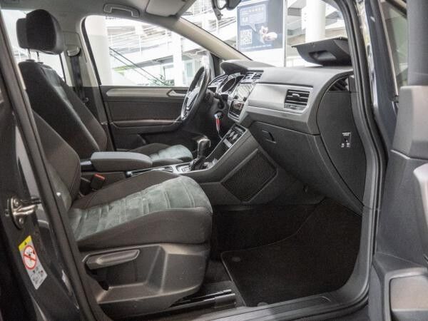 Volkswagen Touran 2.0 TDI DSG Comfortline Navi Sitzhzg PDC