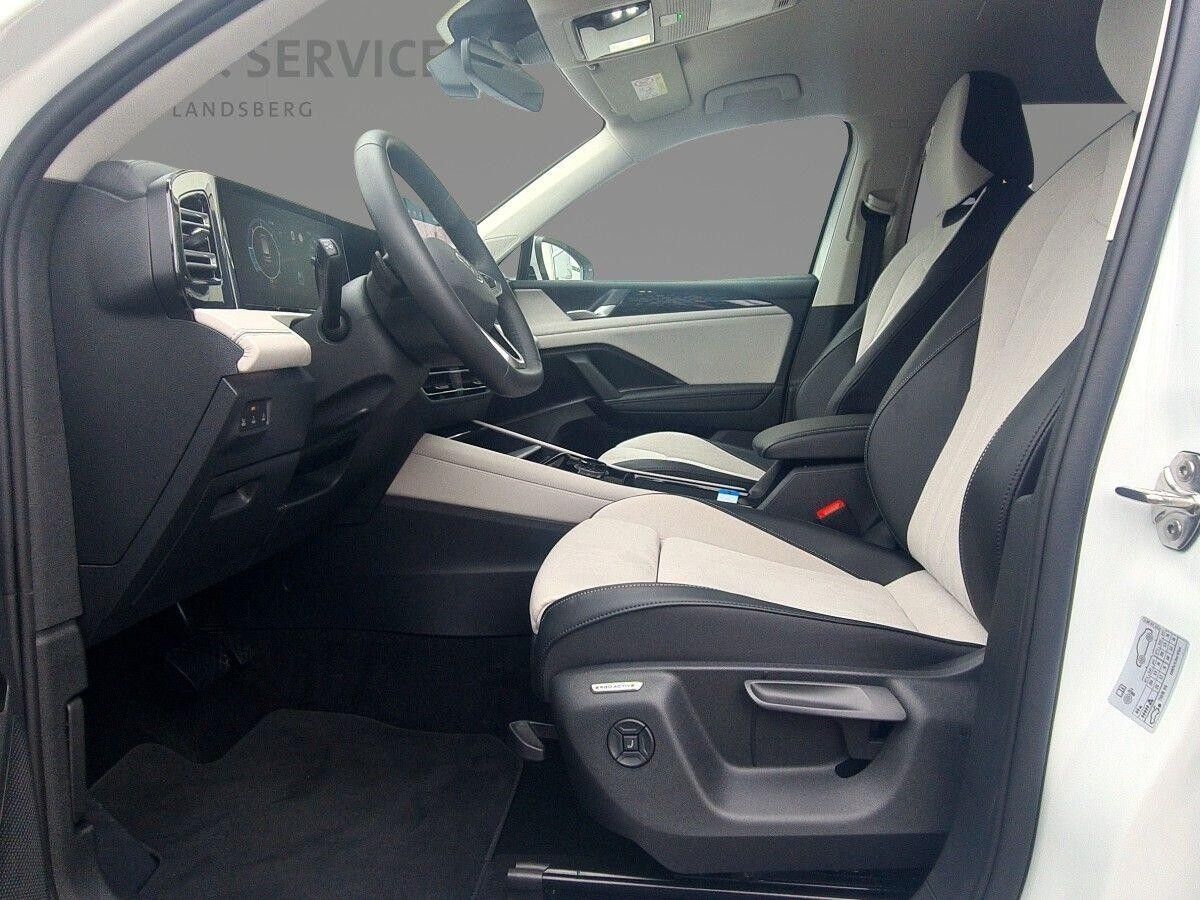 Volkswagen Tiguan 2.0 TDI SCR Elegance 4MOTION DSG AHK, HD -Matrix Scheinwerfer, Head-Up Display