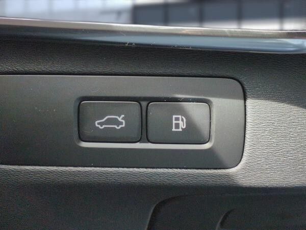 Volvo XC90 T8 Recharge Ultra Bright Plug-In Hybrid AWD A