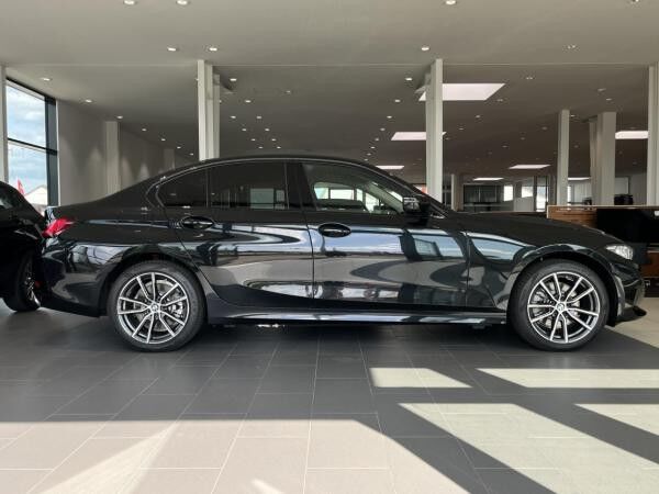 BMW 330 e xDr Sports.ACC HUD SurView HiFi Sitzh.AHK 18