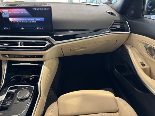 BMW 318 d Touring InnoPaket DrivingAss PANO HK HUD Navi