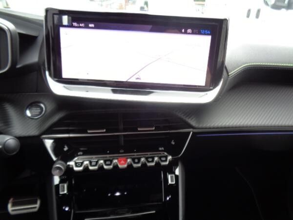 Peugeot 208 Hybrid 145 e-DSC6 GT E-Sitze Kamera