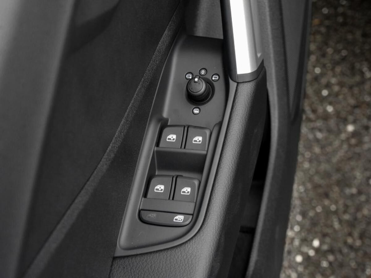 Audi Q2 30 TFSI advanced Smartphone-Interface+Sitzheizung vorn+Sonnenschutzverglasung abgedunkelt