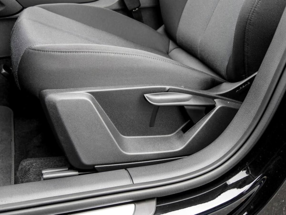 Audi Q2 30 TFSI advanced Smartphone-Interface+Sitzheizung vorn+Sonnenschutzverglasung abgedunkelt