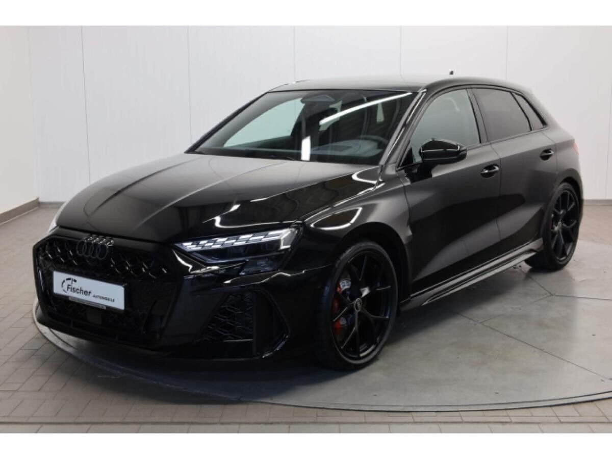 Audi RS3 Sportback TFSI quattro 280 km/h