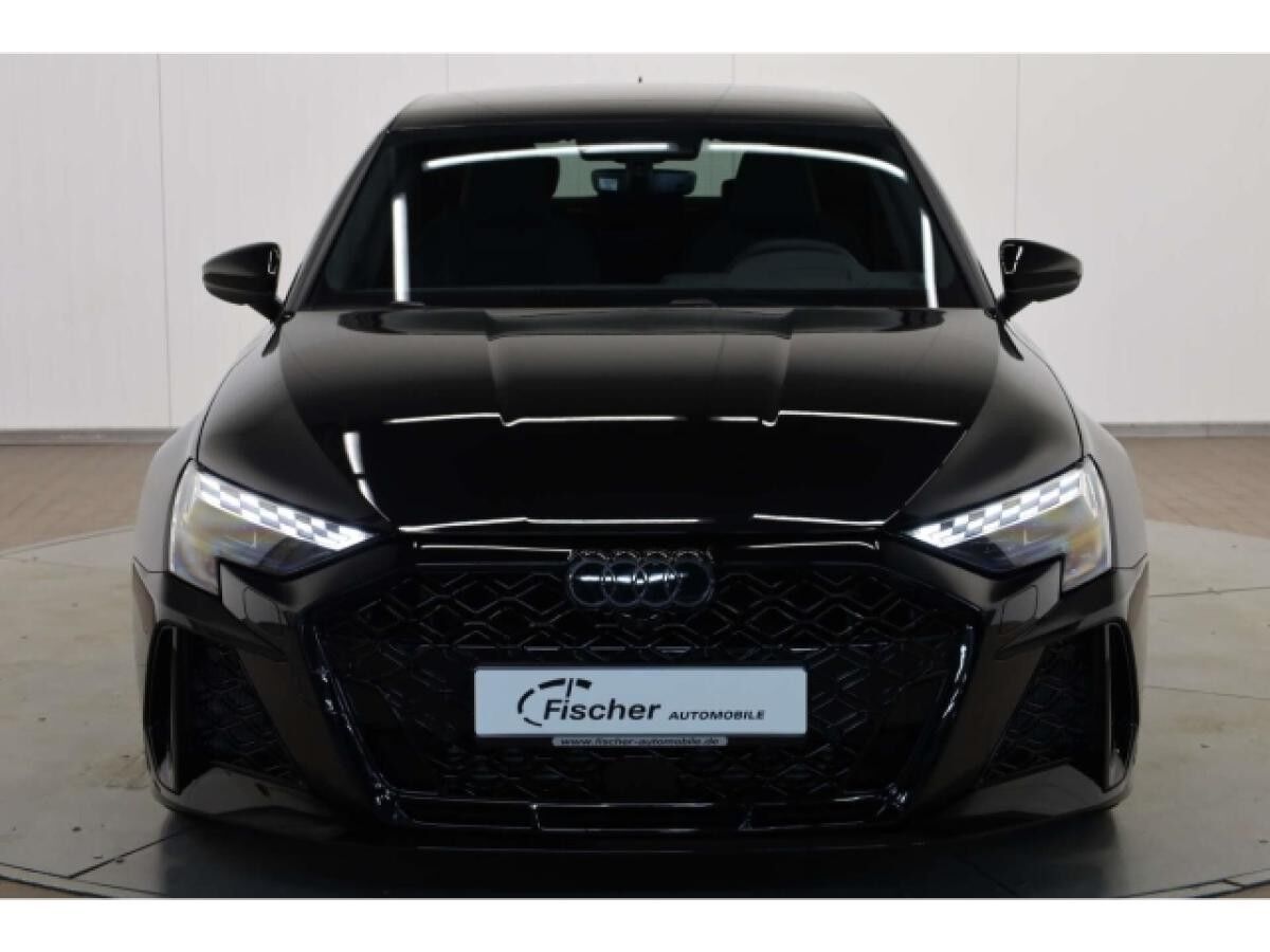 Audi RS3 Sportback TFSI quattro 280 km/h