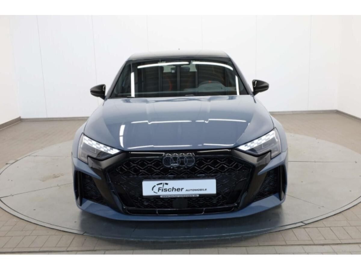 Audi RS3 Sportback TFSI quattro 280 km/h