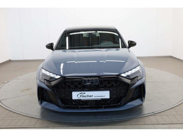 Audi RS3 Sportback TFSI quattro 280 km/h