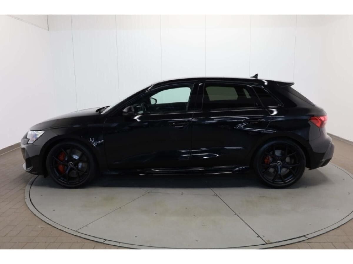 Audi RS3 Sportback TFSI quattro 280 km/h
