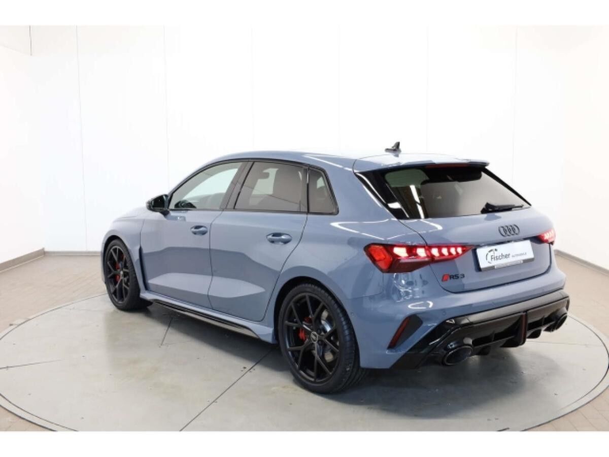 Audi RS3 Sportback TFSI quattro 280 km/h