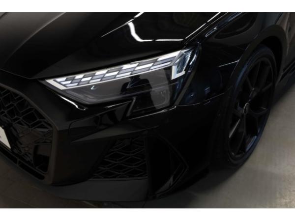 Audi RS3 Sportback TFSI quattro 280 km/h