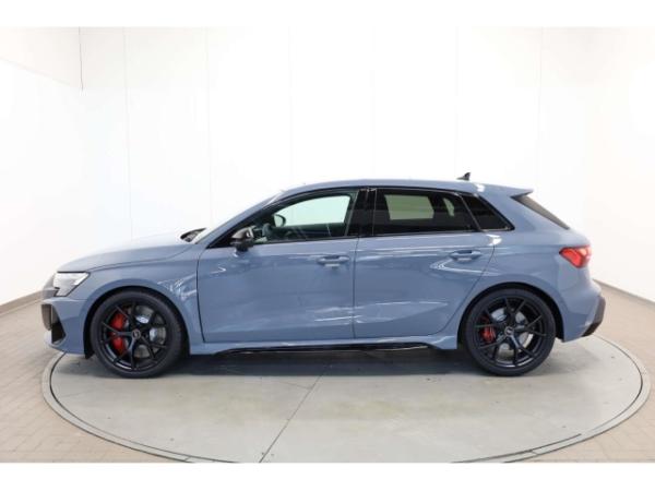 Audi RS3 Sportback TFSI quattro 280 km/h