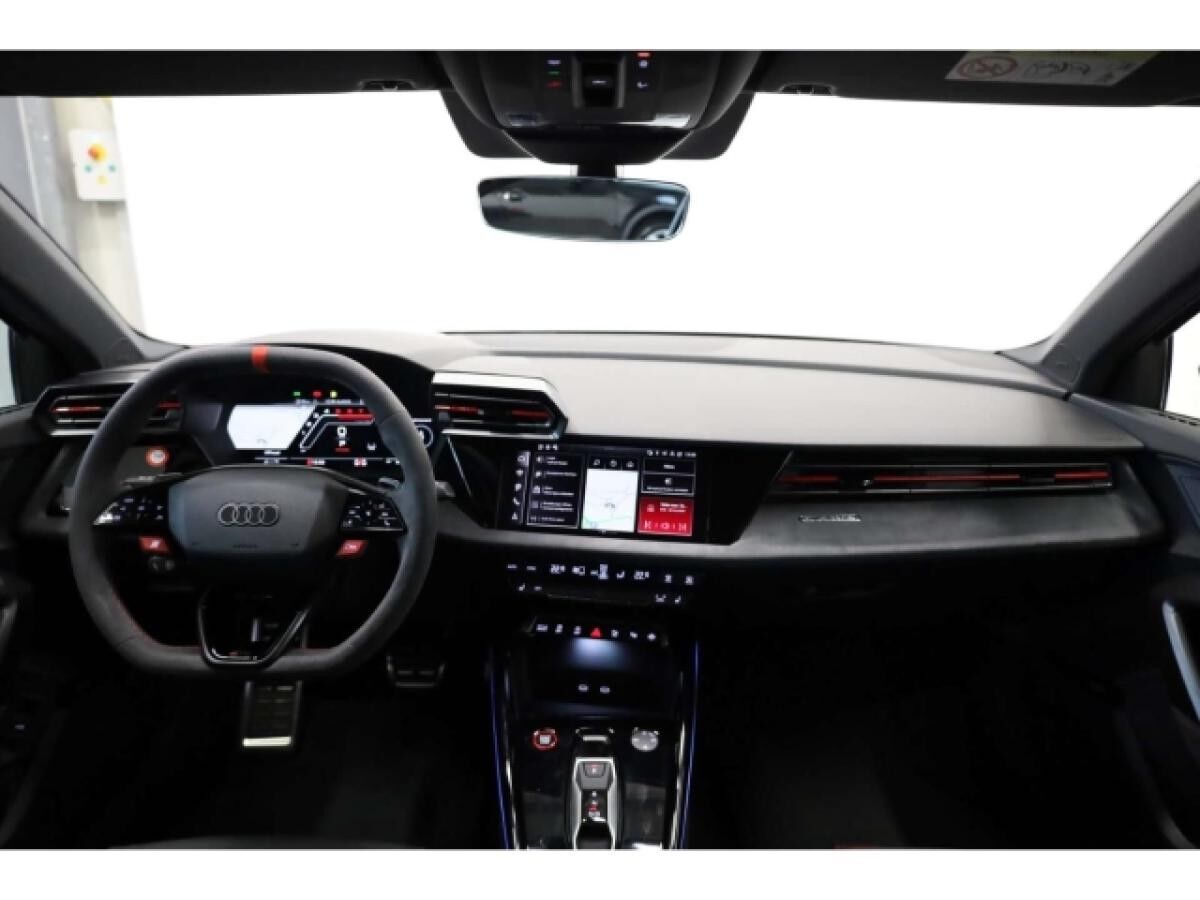 Audi RS3 Sportback TFSI quattro 280 km/h