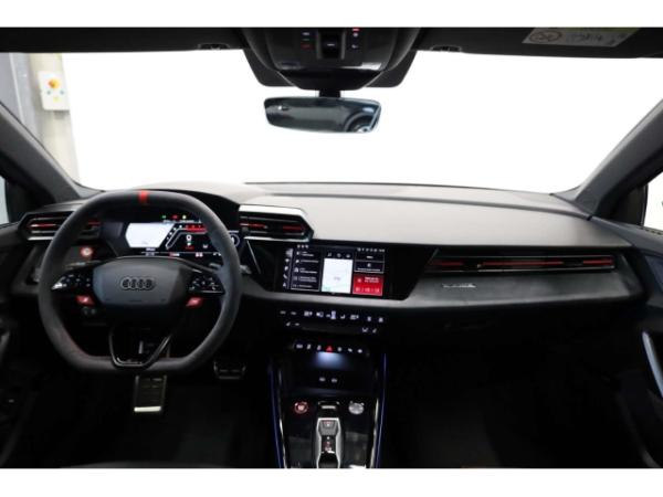 Audi RS3 Sportback TFSI quattro 280 km/h