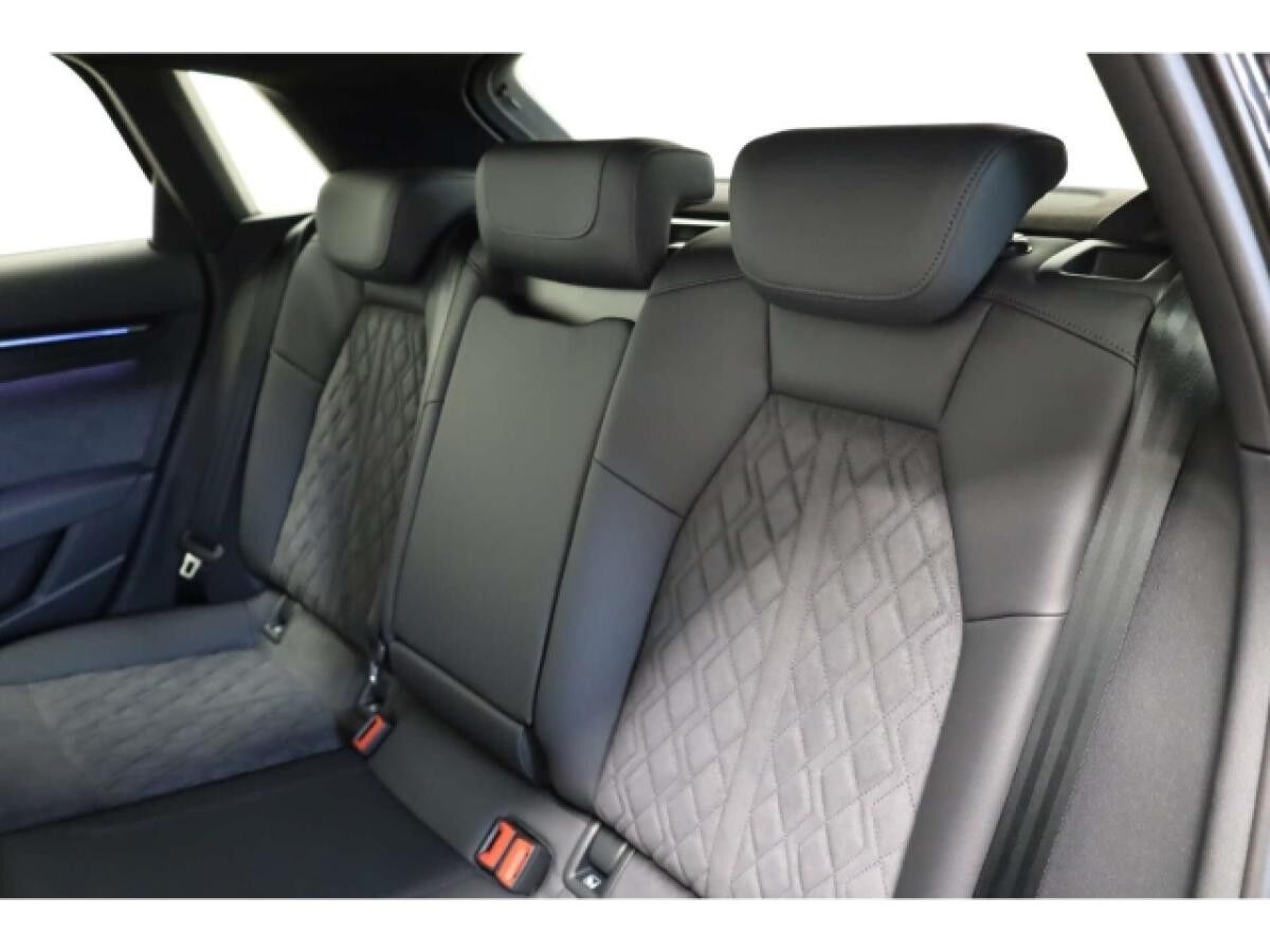 Audi RS3 Sportback TFSI quattro 280 km/h