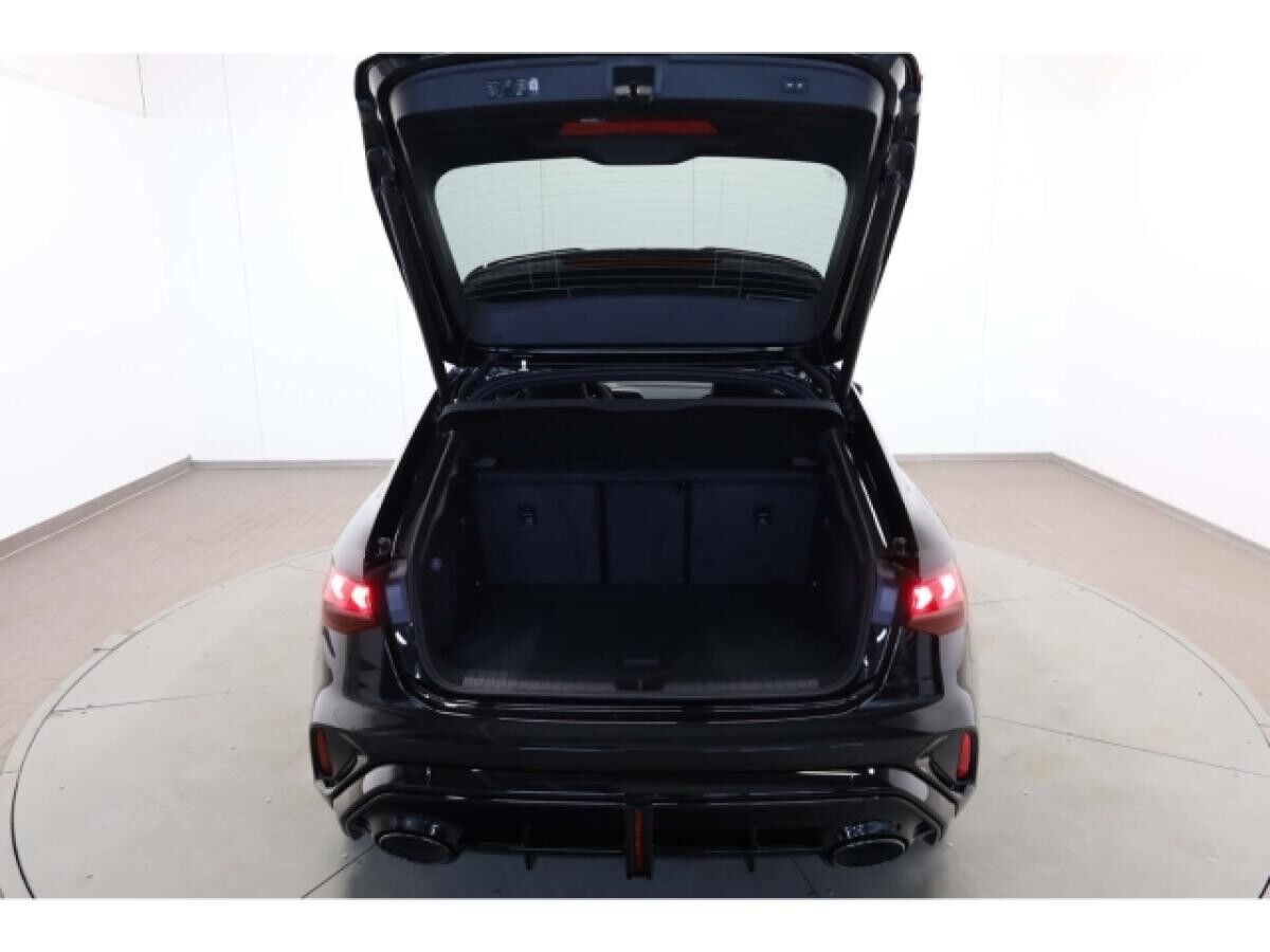 Audi RS3 Sportback TFSI quattro 280 km/h