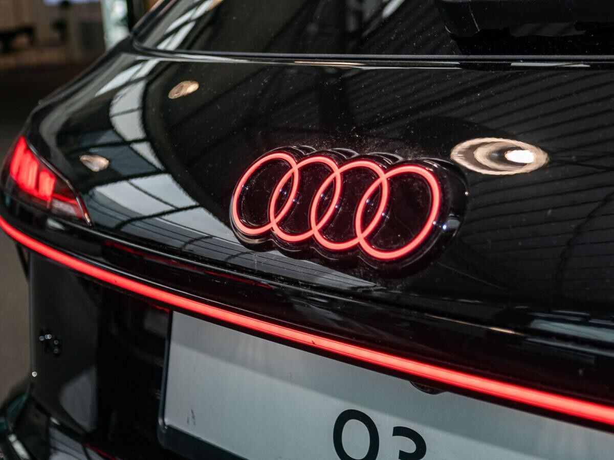 Audi Q3 SUV TFSI S tronic S-Line Tech-Plus Dynamik