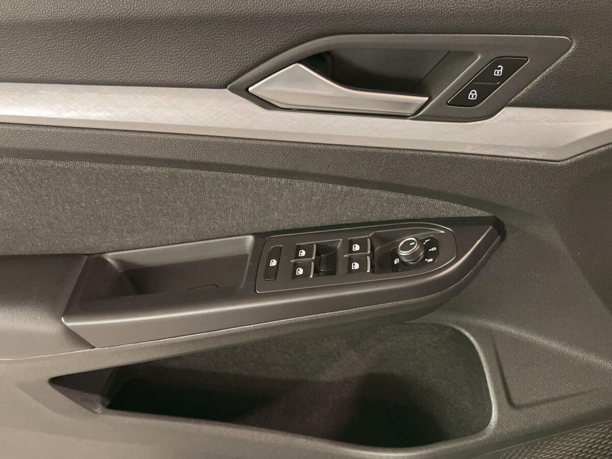 Volkswagen Golf VIII Variant 2.0TDI DSG Life Navi AppConnect