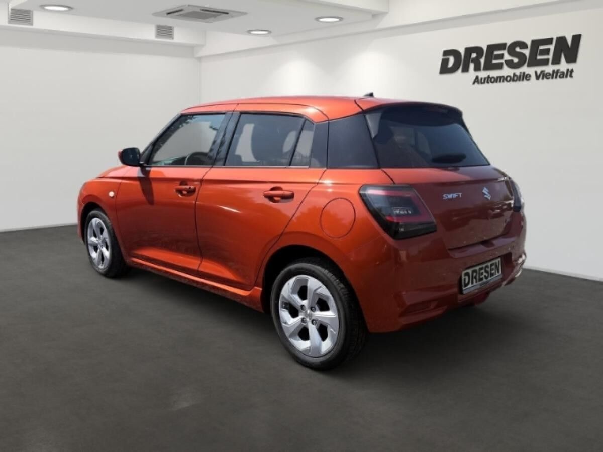 Suzuki Swift Club CLUB HYBRID NAVI *5 JAHRE GARANTIE*