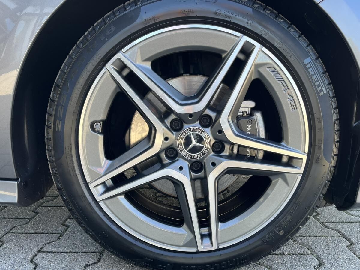 Mercedes-Benz A 180 AMG+KeylessGo+Winterpaket+Kamera+LED+DAB++