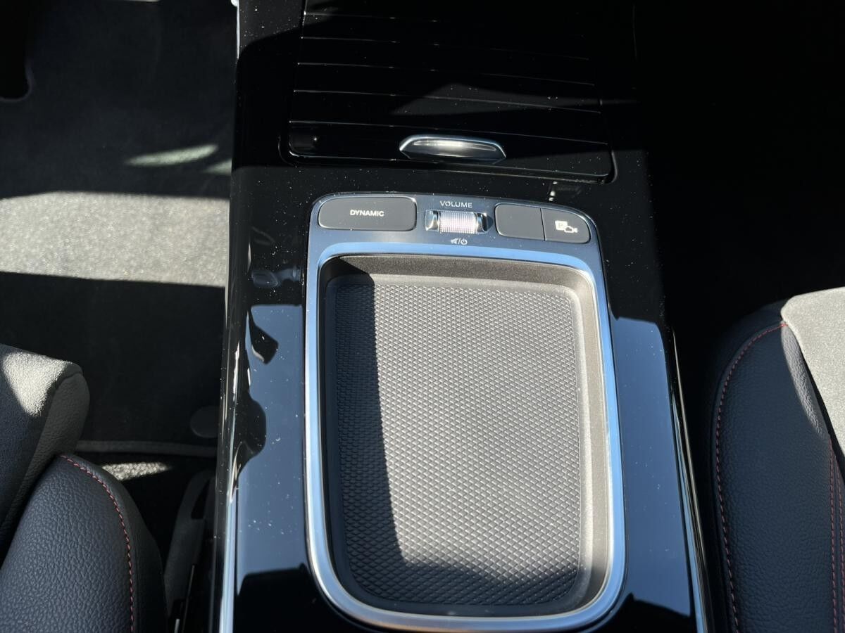 Mercedes-Benz A 180 AMG+KeylessGo+Winterpaket+Kamera+LED+DAB++